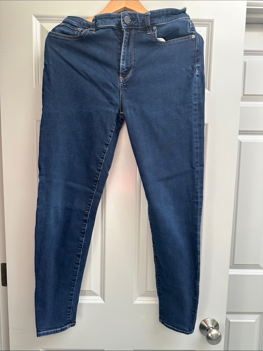 High-Rise Women’s Skinny Jeans — Dark Blue Stretch